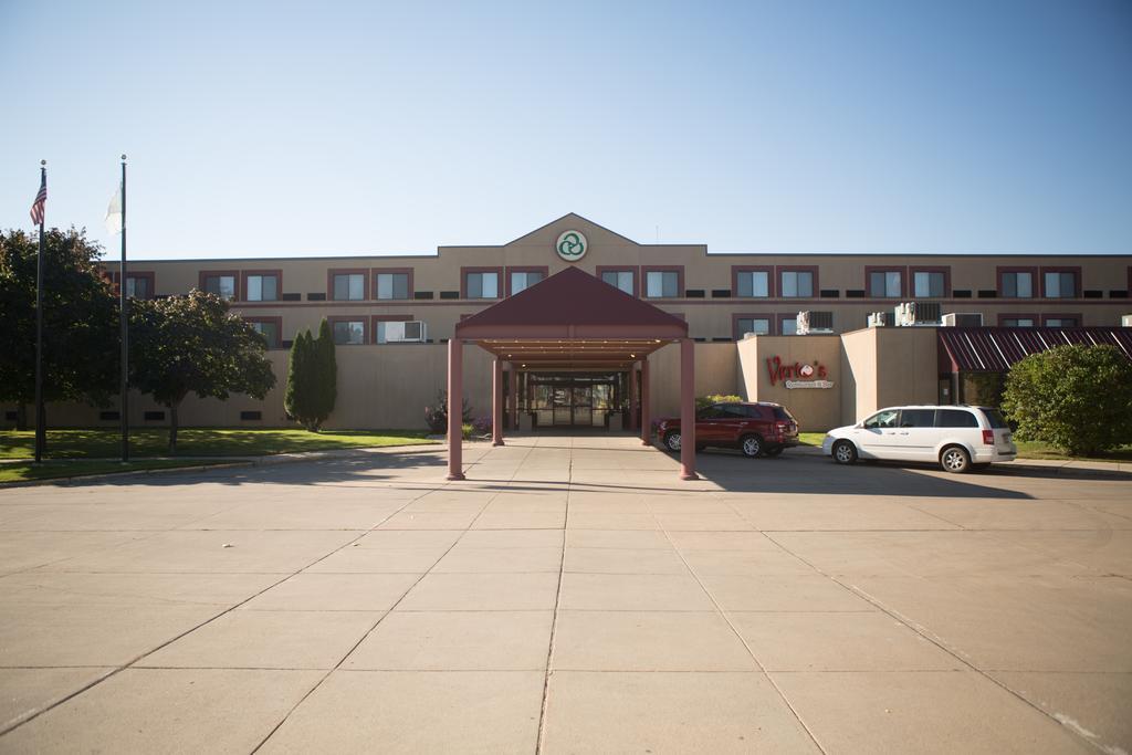 Crossroads Hotel And Huron Event Center Exterior foto